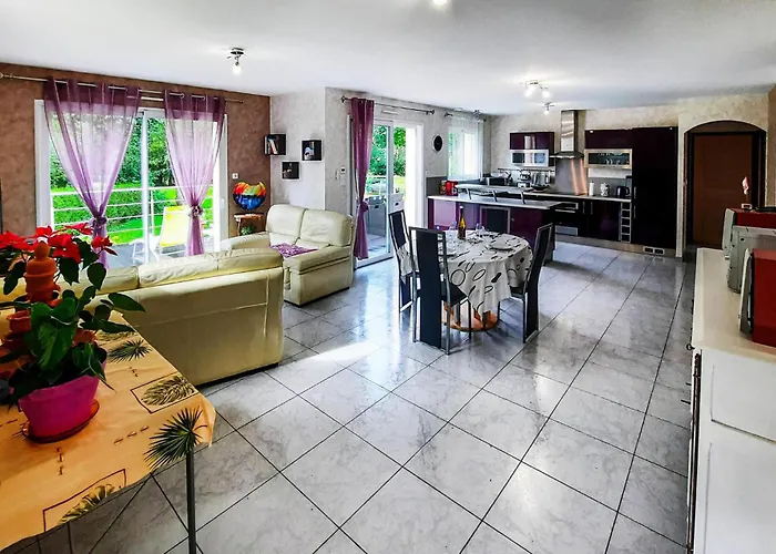 Two-bedroom In St Michel Chef Chef